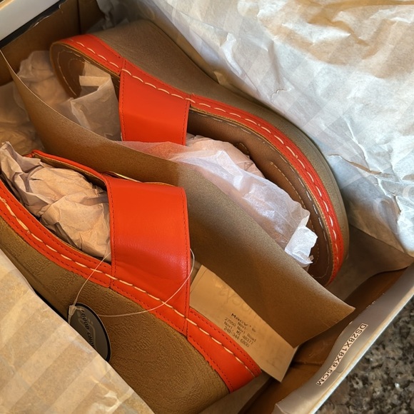 Good Choice Genelle wedge coral sandal NIB 7 - Picture 9 of 9